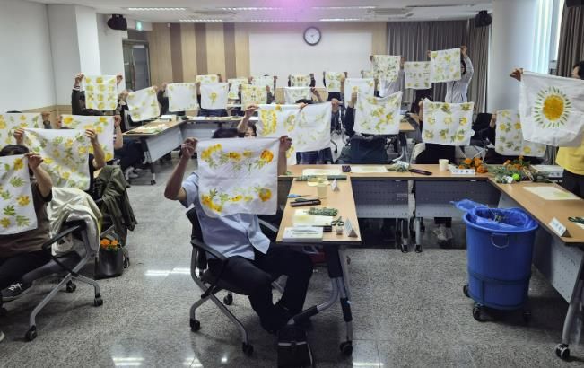 과천시 문원동 주민자치위원회, ‘2025  찾아가는 직장인 환경교육’ 수료