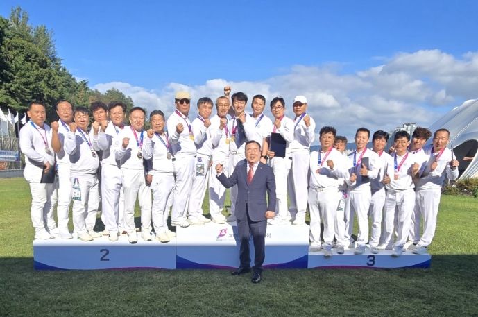 궁도 시상식 좌 김연수, 이원성, 신용식, 최정식, 고민구, 윤일현, 최재훈