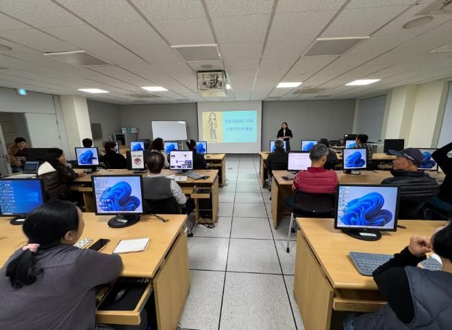 고성군 ‘AI 및 챗GPT 기초’ 군민 정보화교육 실시