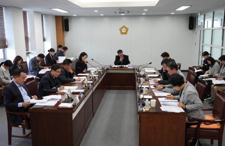 11월 5일 정례간담회 개최