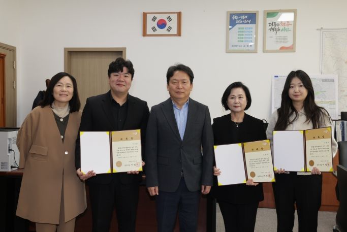 시립교향악단 김경희 예술감독 겸 상임지휘자 재위촉