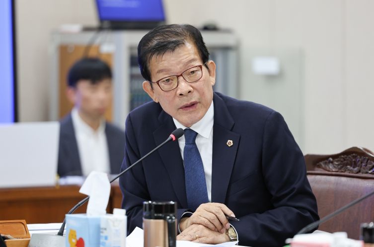 행정사무감사에 나선 이동현 의원