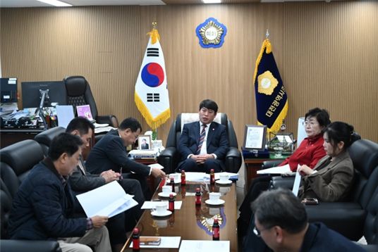 대전 중구의회(의장 오은규)는 오는 19일 제270회 제2차 정례회를 대비하여 전체의원간담회를 가졌다.