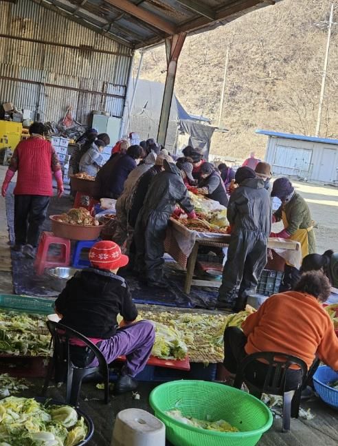 연천군 신서면 이장협의회장 장승록 이장, 직접 담근 김장김치 120상자 어려운 이웃에 전달