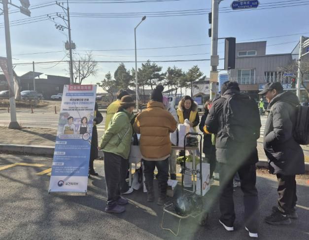 연천군, 겨울철 복지위기가구 발굴 및 고독사 예방을 위한 홍보 캠페인 실시