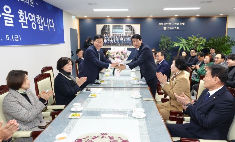 전주시의회, 안호영 국회의원·유의식 완주군의회의장과 지역 현안 논의