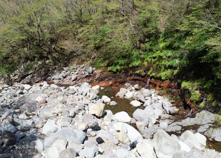 어리목계곡 용천수