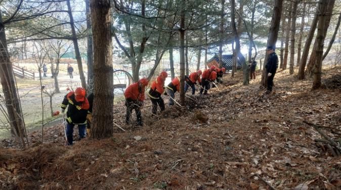 산불 방화선 구축 교육 모습
