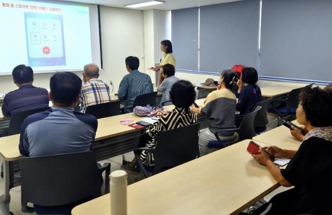 내포신도시 평생학습센터 프로그램 운영 사진