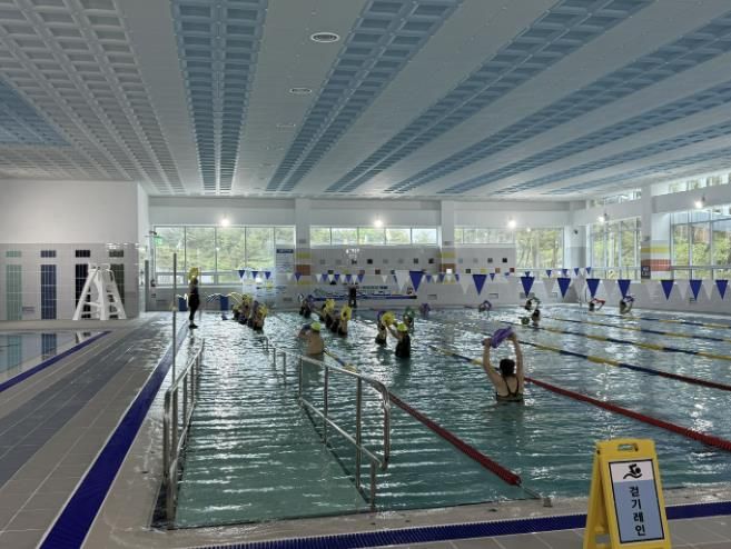 함평실내수영장 내부