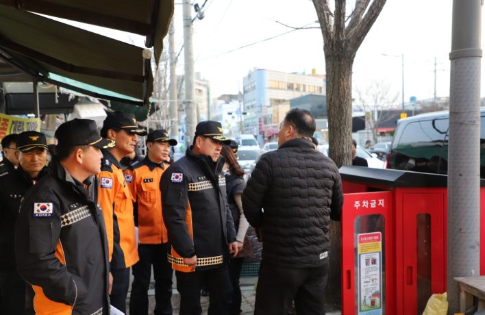 목포소방서장 겨울철 화재취약 동부시장 현장 점검