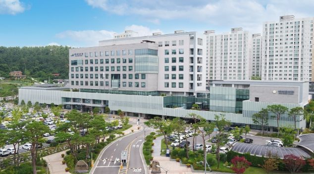 예산군청사 전경