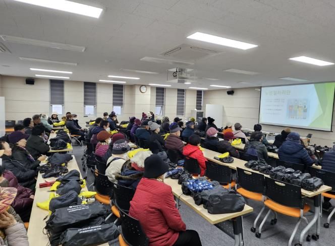 가수원동, 도마1동, 도안동 행정복지센터는 19일 노인일자리 사업 발대식을 진행했다(도마1동).