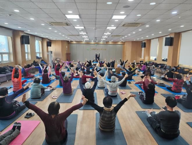 강화군노인복지관, 어르신들의 배움과 소통의 장…2026년 평생교육 프로그램 개강