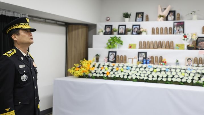 제주항공 여객기 사고 희생자 합동분향소 참배