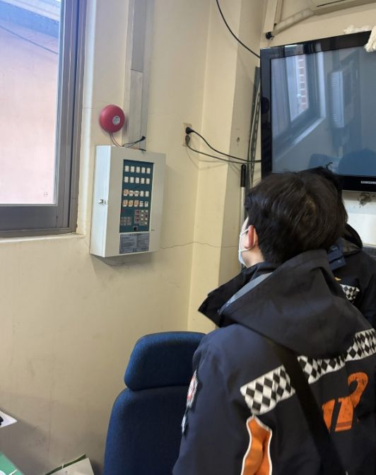 지난 9일 청양시장과 정산시장을 대상으로 민·관 합동안전점검을 실시하고 있다.