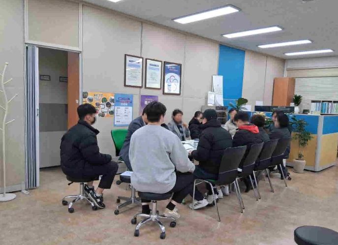 상수도 검침원 직무·안전 교육 진행 모습(개인정보 보호 목적으로 모자이크 처리)