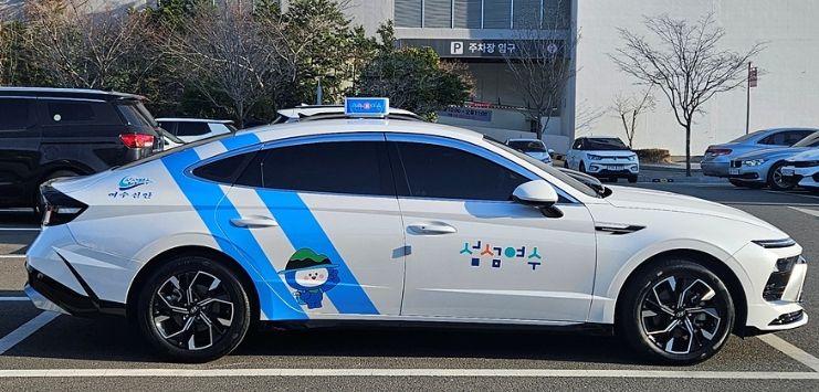 여수시는 시민들의 택시 이용 편의와 교통약자 이동권 보장을 위해 지난 1월 1일부터 운영을 시작한 통합 콜택시 ‘섬섬여수콜’이 안정적으로 정착되고 있다.