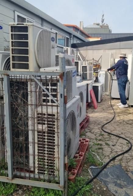 충주시, 모기 유충 단계부터 잡는다…봄철 선제 방역 강화