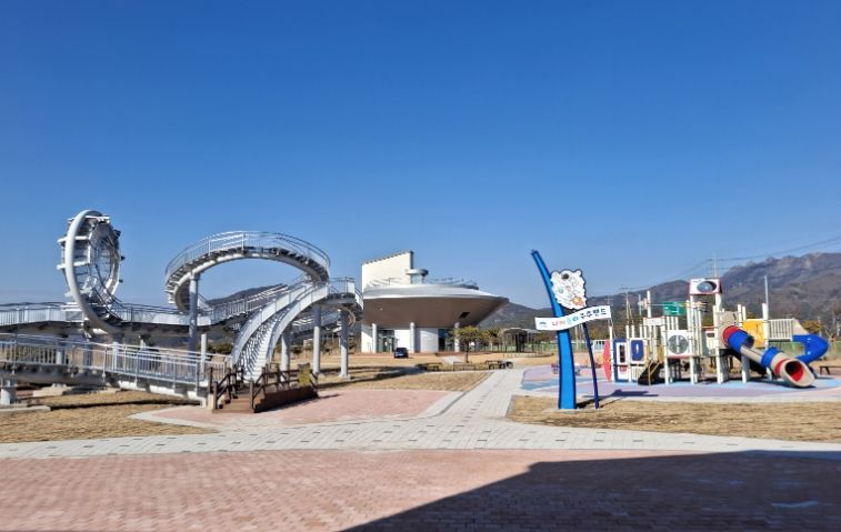 새로운 나들이 명소 해창만 ‘나라올라우주랜드’