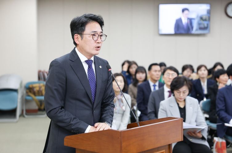 진호건 전남도의원이 교육위원회 회의(지난 4일)에서 제안설명을 하고 있다.