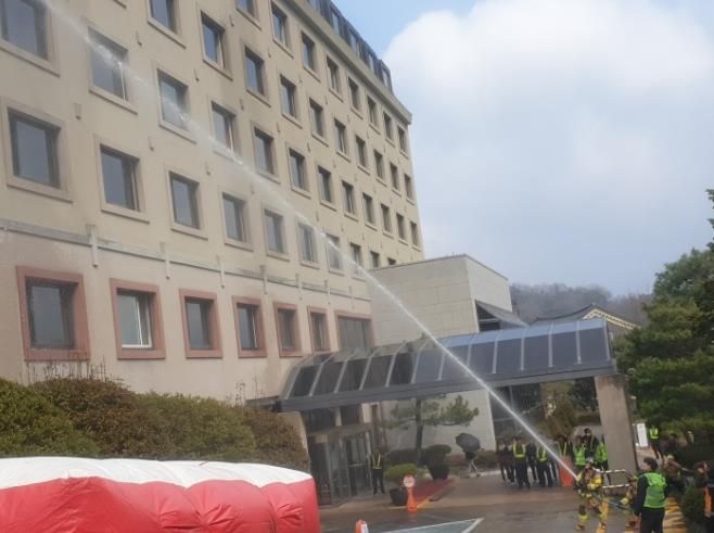 울진소방서, 고층건축물 및 전기자동차 현지적응훈련 실시