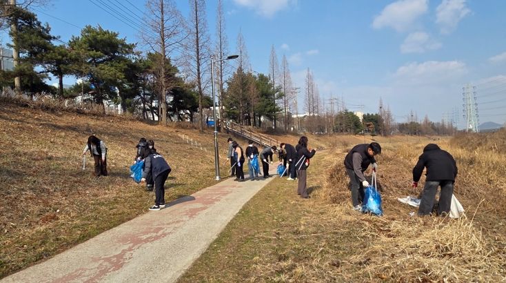 하천 환경정화 대청소로 쾌적한 수변환경 조성