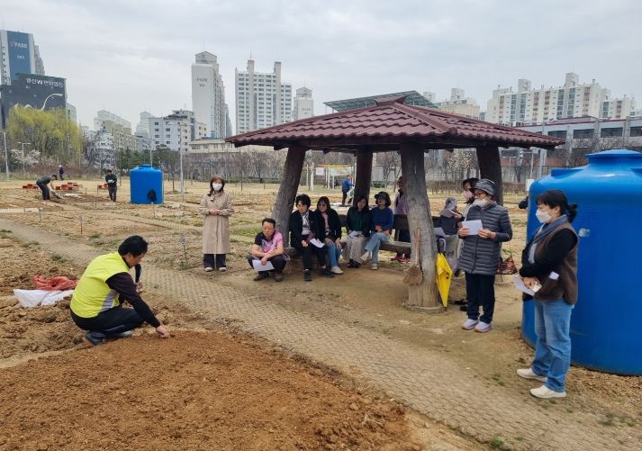 연수구, 도심 속 휴식 공간 ‘도시텃밭’ 개장