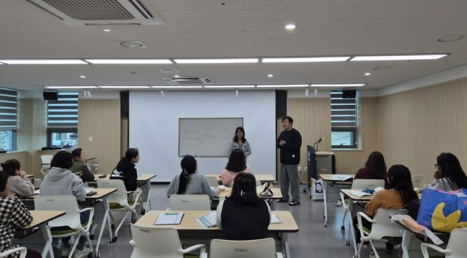 ‘국적취득대비반’이 교육
