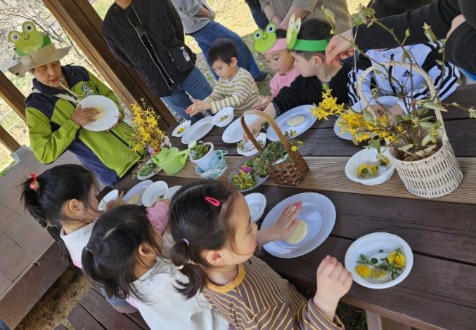 증평 좌구산 별천지숲인성학교, 봄 소풍 단체 발길